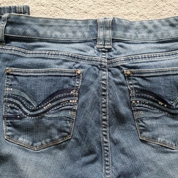 White House Black Market Size 6 Capri Jeans - Picture 7 of 9